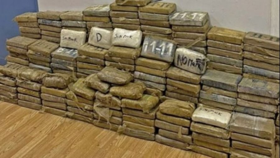 FOTO/ Kapja e 272 kg kokainë në Selanik, pendohet doktori grek: U porosit nga shqiptari J...