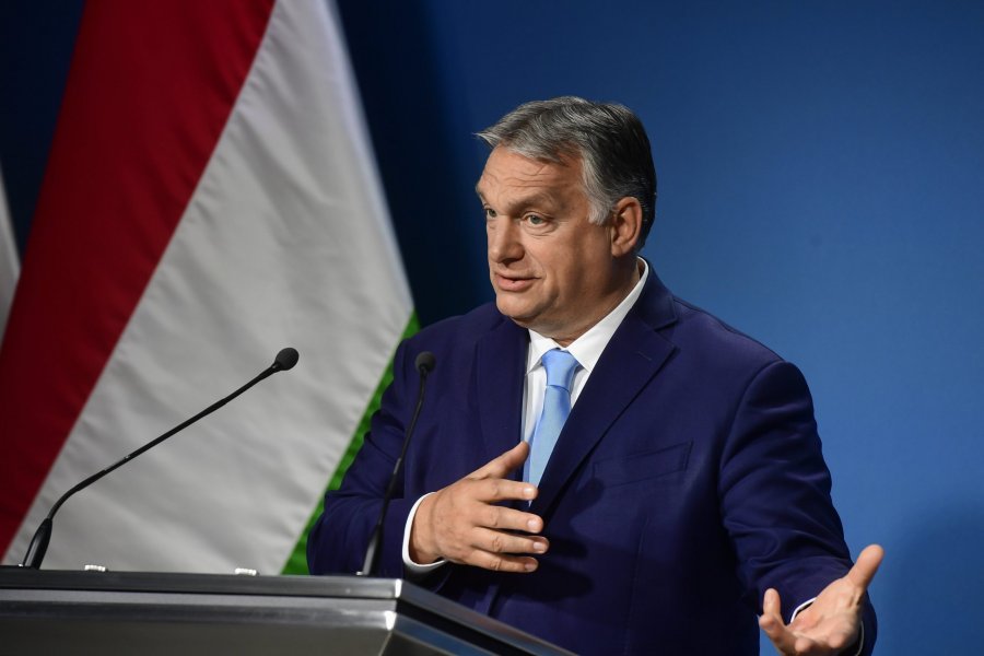 Lirimi i policëve/ Kryeministri Orban i Hungarisë merr meritat për vendimin
