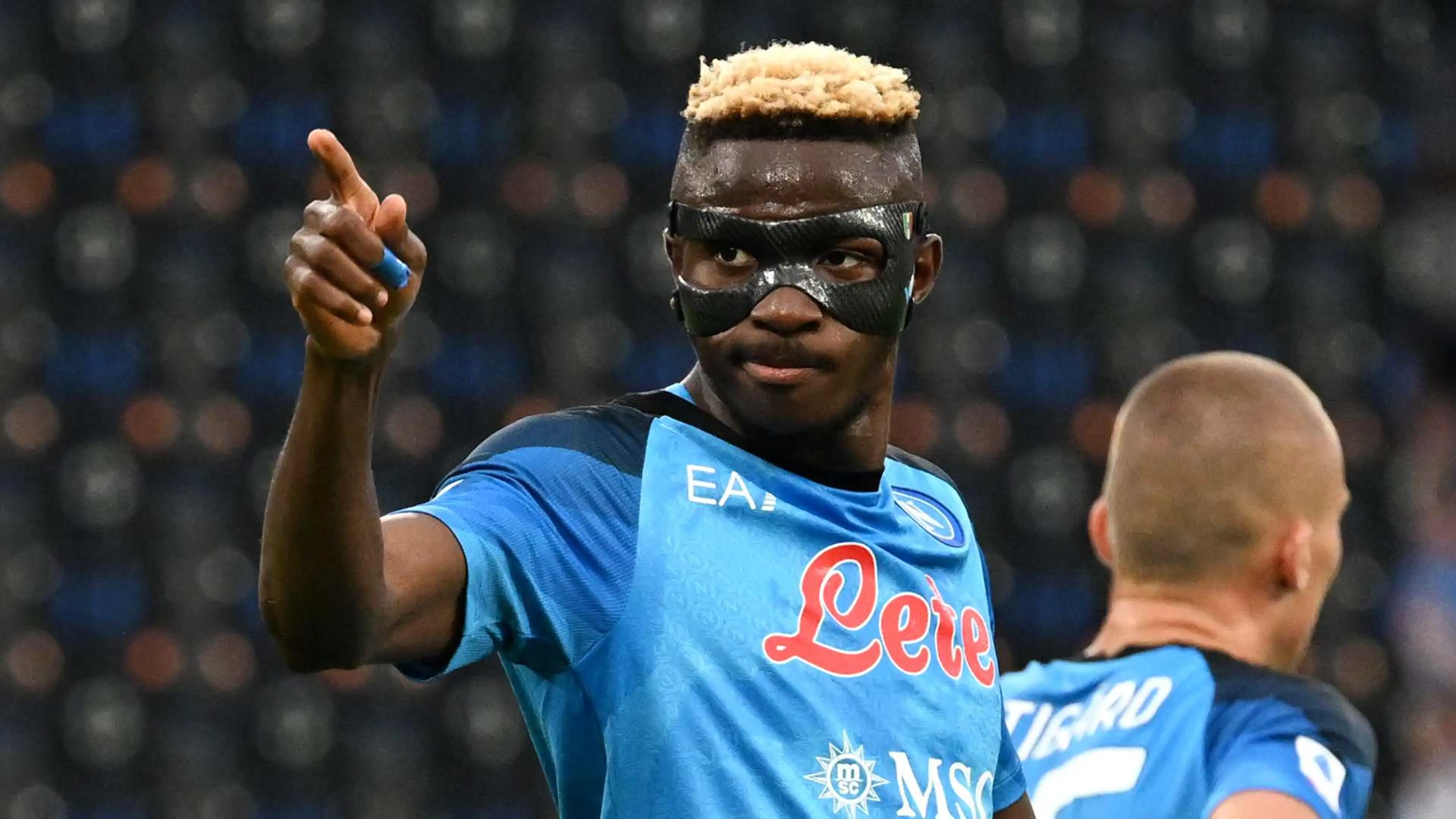 Napoli mundohet të rezistojë, Osimhen mund të bëhet lojtari më i paguar në historinë e klubit