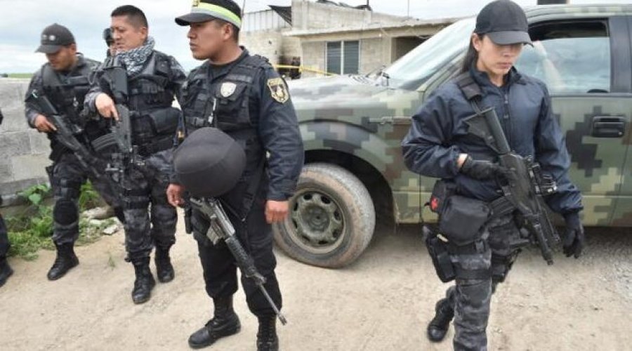 Terror në Meksikë, banda e armatosur rrëmben 14 punonjës policie