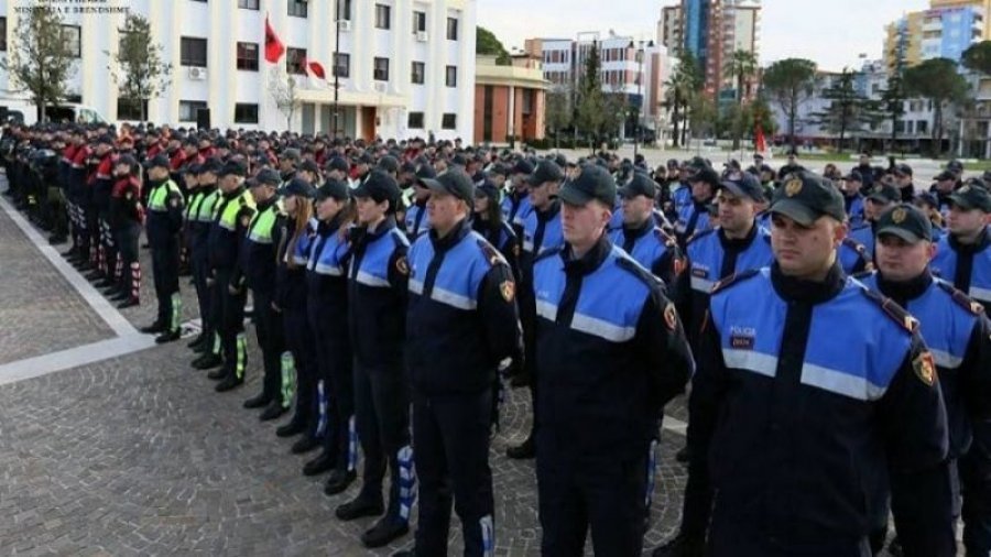 Qeveria armatos policinë gjer në dhembë, tender 15 mln euro për armë dhe gaz