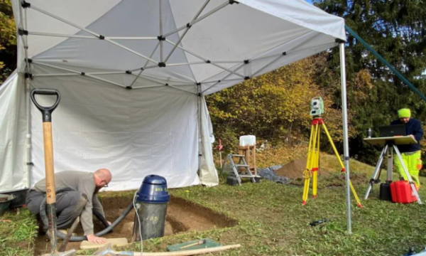 Arkeologët në Zvicër zbulojnë thesarin 3 mijë vjeçar, brenda një kutie druri