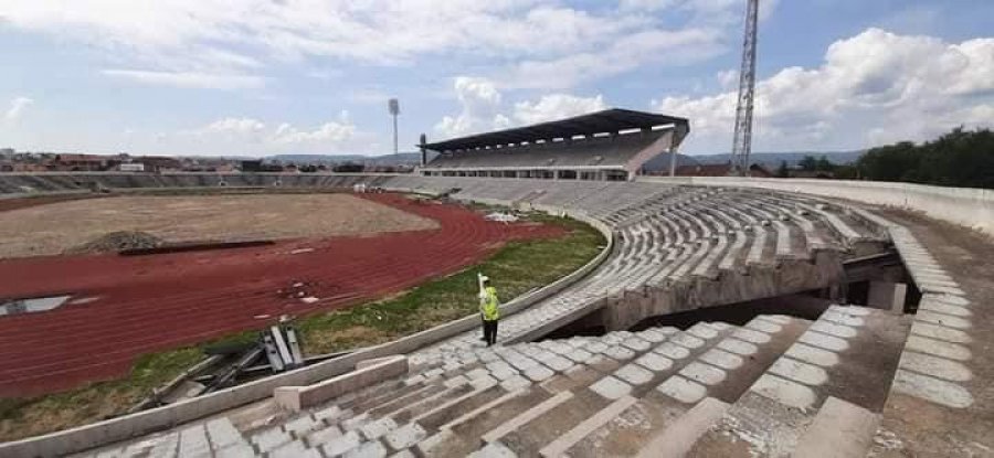 Qeveria e Kosovës ndan 3.2 milionë euro për rinovimin e stadiumit 'Adem Jashari'