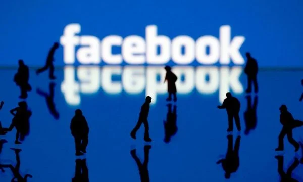 Dy gjëra që duhet t’i zhdukni menjëherë nga profili juaj në 'Facebook'
