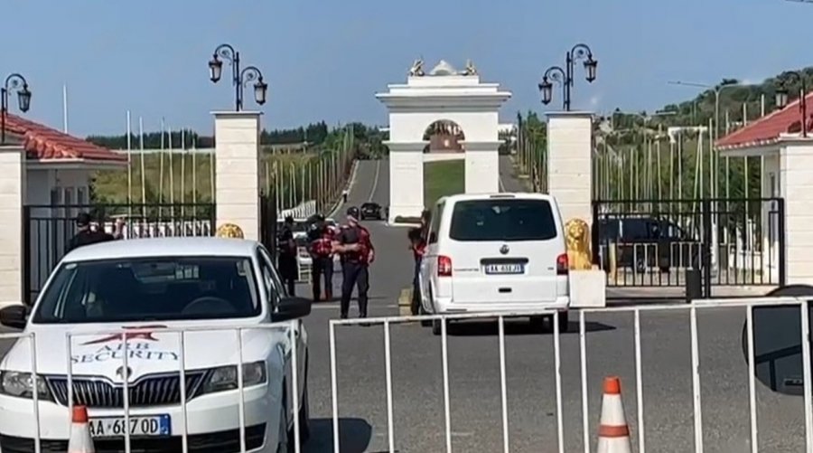 Policia dhe FNSH zbarkon në Manzë, vendosen në hyrje të kampit të muxhahedinëve të MEK-ut