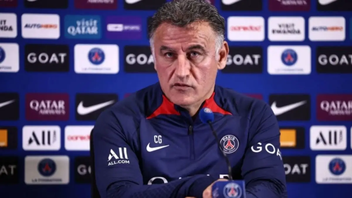 Trajneri i Paris Saint-Germain merret në pyetje nga policia mbi dyshimet për racizëm