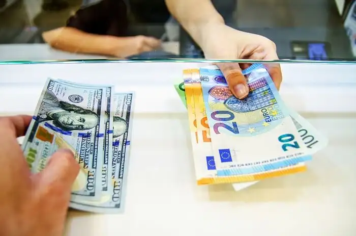Këmbimi valutor: Zbret më shumë vlera e euros