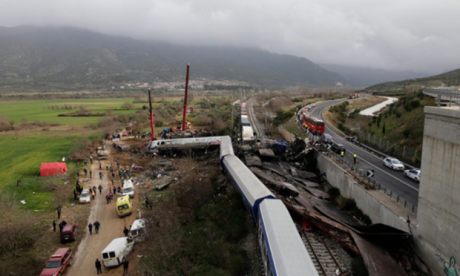 Thellohet tragjedia në Greqi, shkon në 57 numri i viktimave