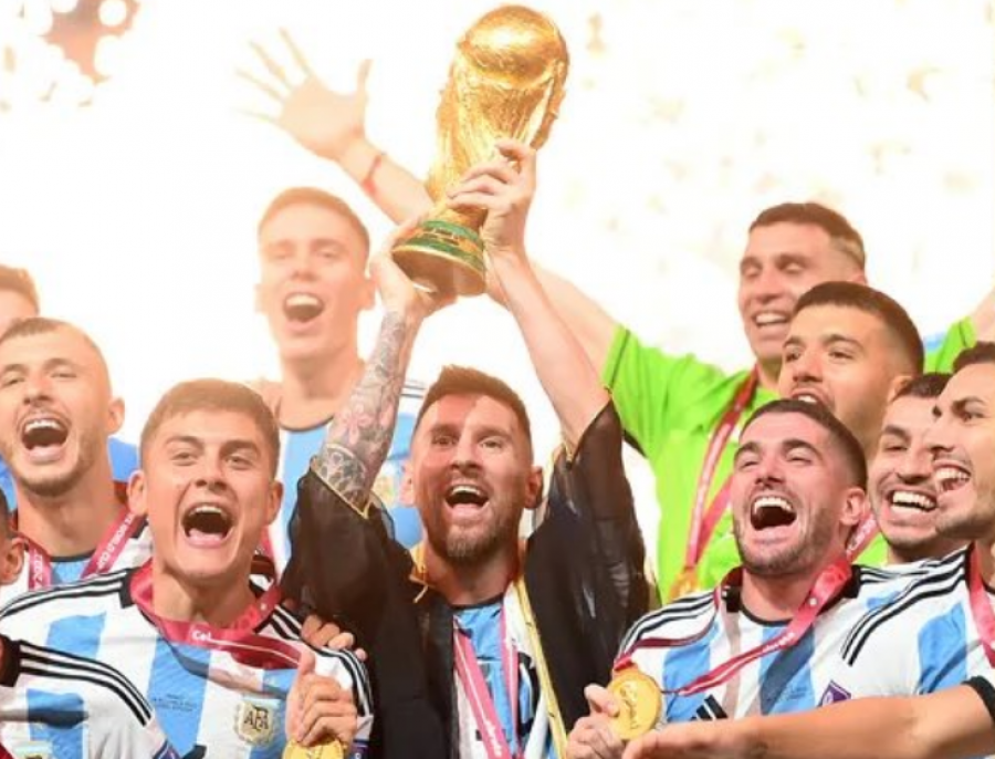 Fituan Kupën e Botës në Katar, Messi i bën dhurata speciale shokëve të tij te kombëtarja e Argjentinës