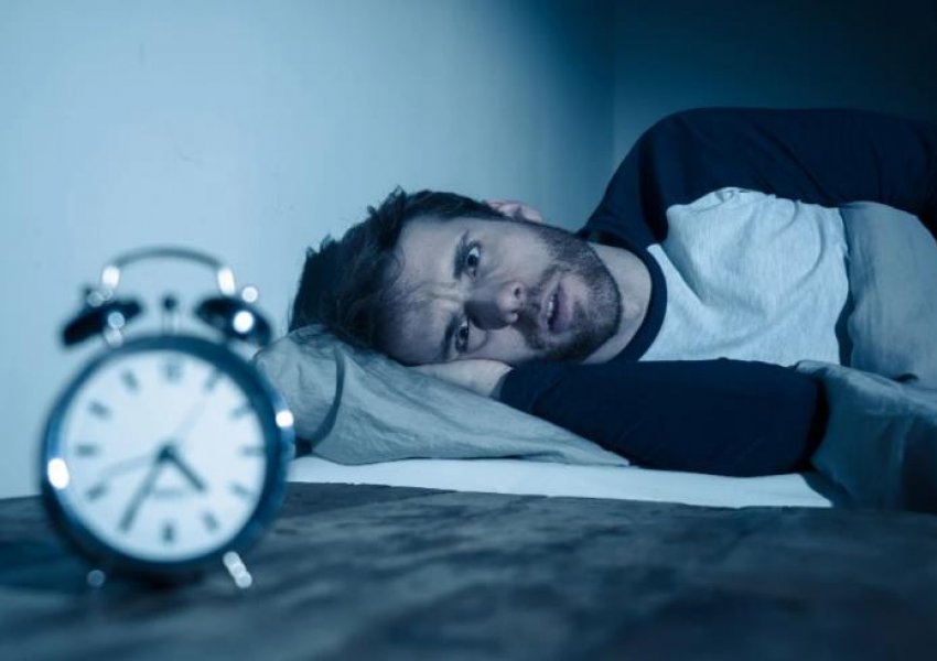 Gjumi i pakët ose i tepërt rrit rrezikun ndaj infeksioneve