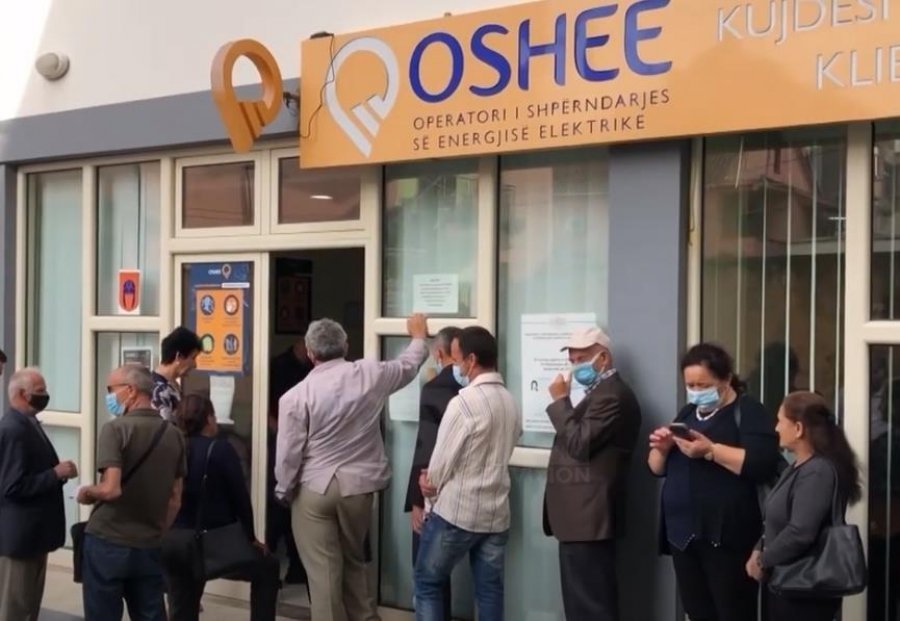 Shpërthim eksplozivi në zyrat e OSHEE-së