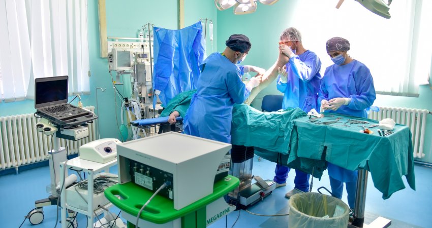 Klinika e Kirurgjisë Vaskulare zvogëlon listën e pritjes