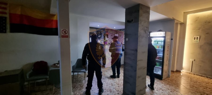 Kishte përshtatur lokalin për ushtrimin e lojërave të fatit, arrestohet 39 vjeçari në Vlorë