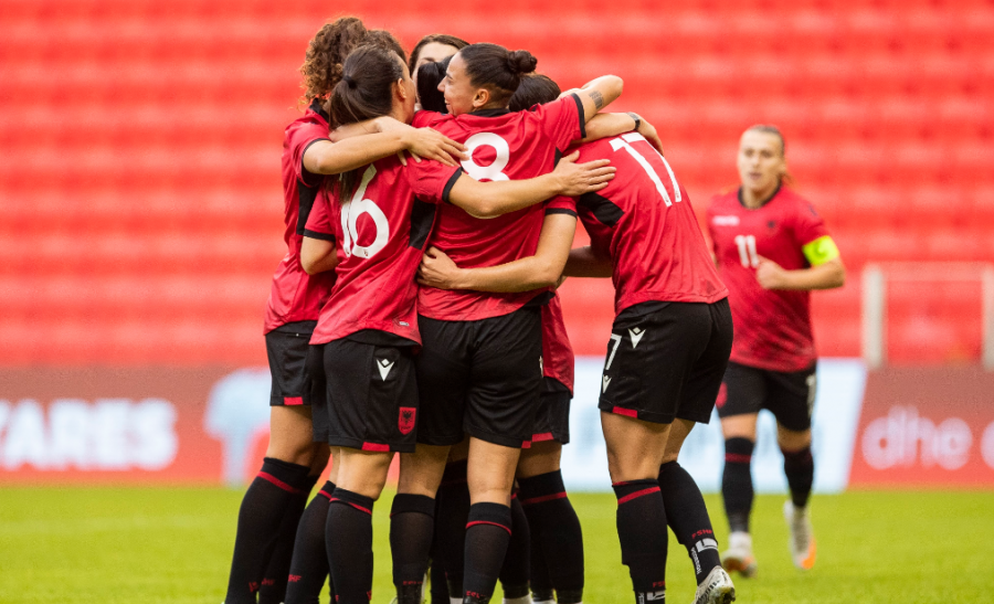 Reportazhi i AFP/ Fundi i një ‘tabuje’: Vajzat që shkruan historinë e futbollit shqiptar
