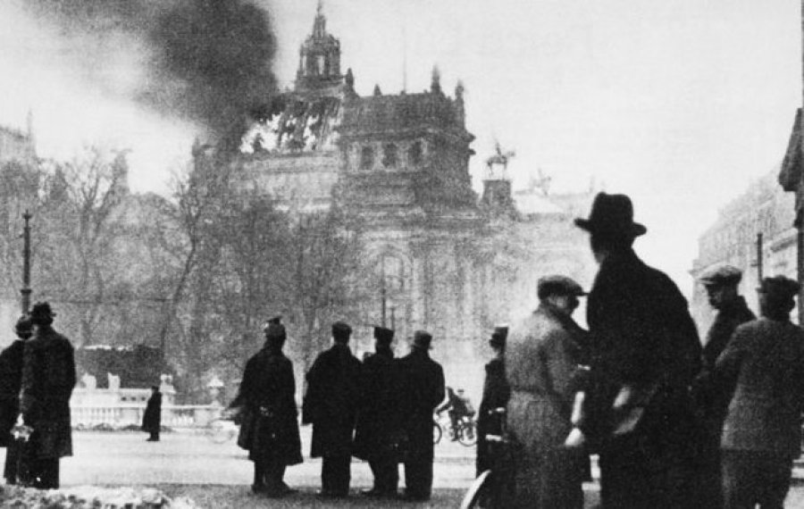 Reichstag, e vërteta e fshehur e zjarrit që Hitleri e përdori për eliminimin e kundërshtarëve
