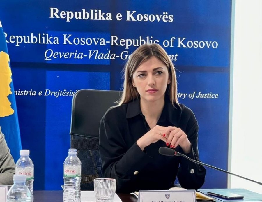 Ministrja Haxhiu i kërkon Serbisë që të transferojë në Kosovë dy të burgosur shqiptarë