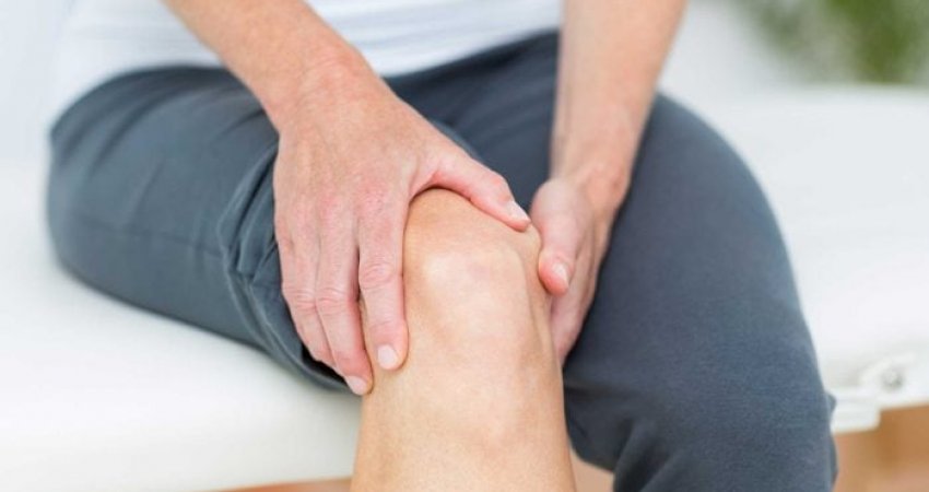 Keni shpesh dhimbje në këmbë? Ja çfarë i shkakton ato