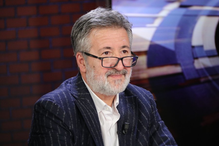 Qeveria e re, ironia e gazetarit Bejtja: E vetmja socialiste bio në qeveri mund të cilësohet AI Diella