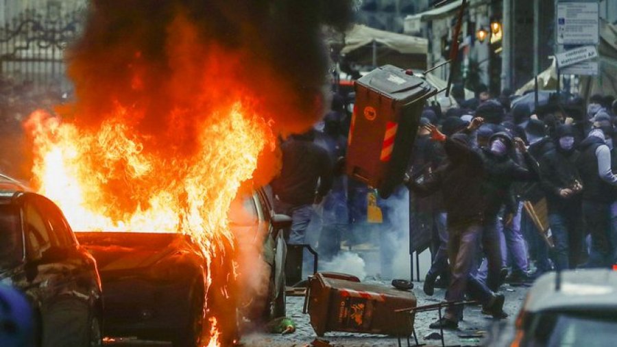 Përplasje dhe dhunë mes tifozëve, arrestohen shtatë tifozë napoletanë