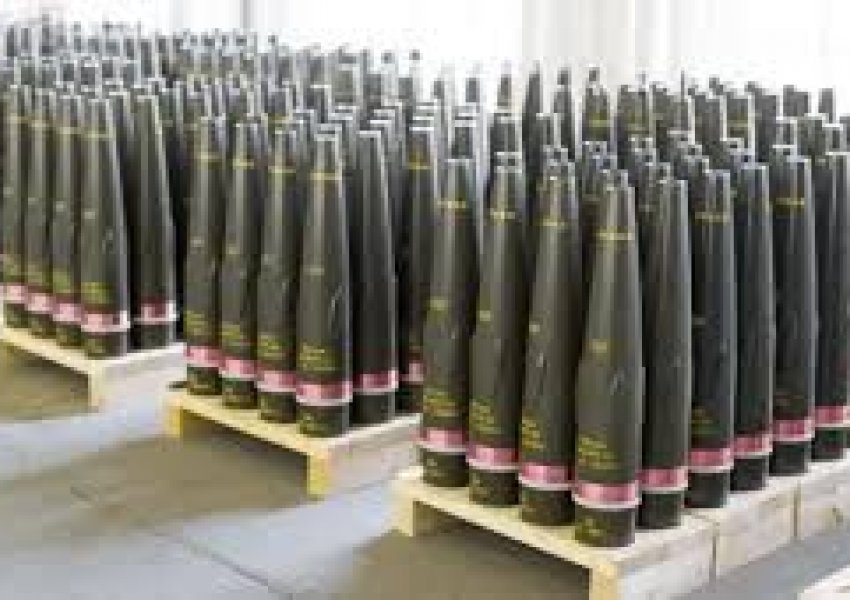 Ndihma/ BE pritet të dërgojë një milion predha artilerie në Ukrainë