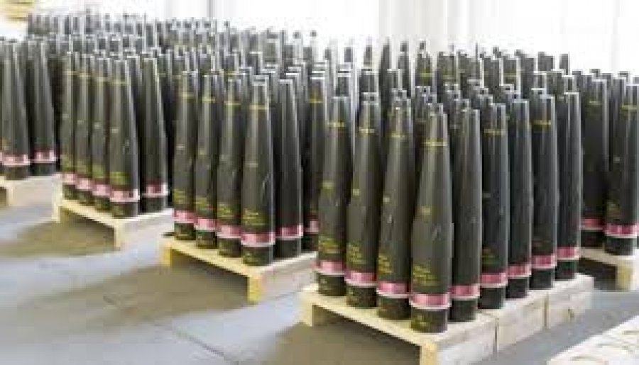 Ndihma/ BE pritet të dërgojë një milion predha artilerie në Ukrainë