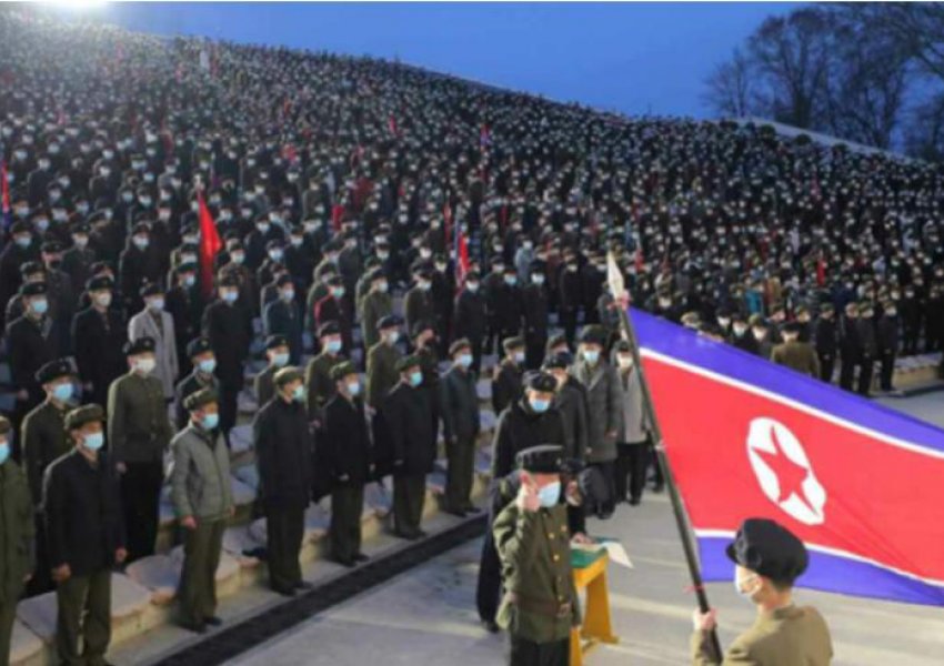 Koreja e Veriut, 800,000 qytetarë dalin vullnetarë për të luftuar kundër SHBA-së