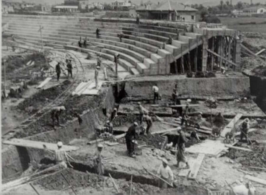 FOTO/ Si u ndërtua stadiumi kombëtar ‘Qemal Stafa’, ja pamjet e rralla të vitit 1940
