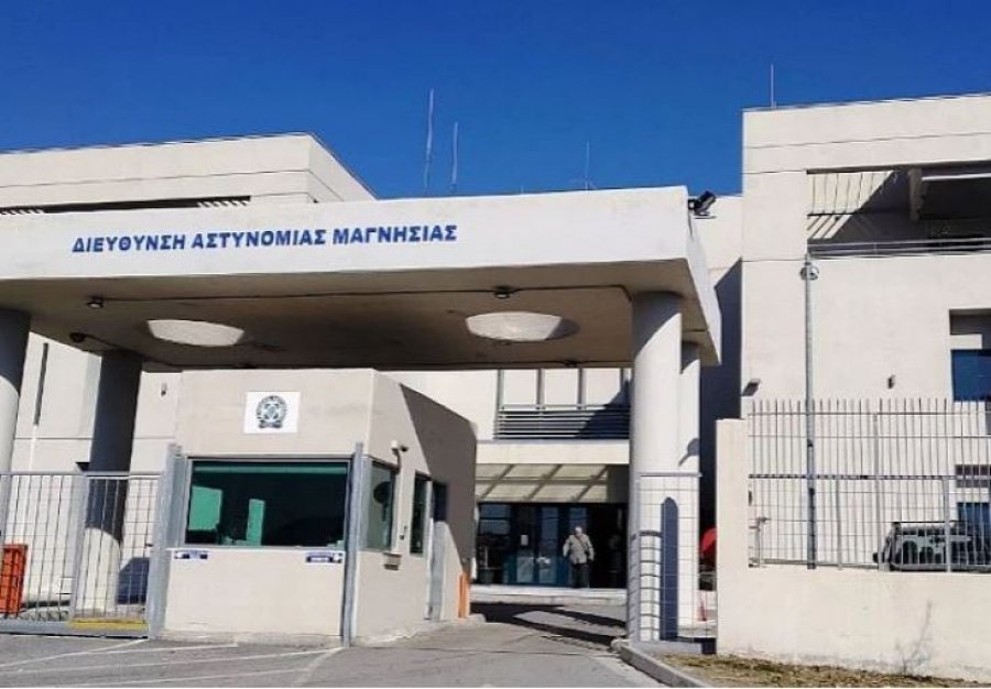 Greqi/ 48 vjeçari shqiptar arratiset nga burgu duke përdorur një kartë telefonike