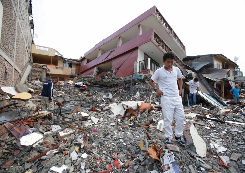 Tërmeti 6.7 ballë në Ekuador, 15 të vdekur, më shumë se 400 të plagosur