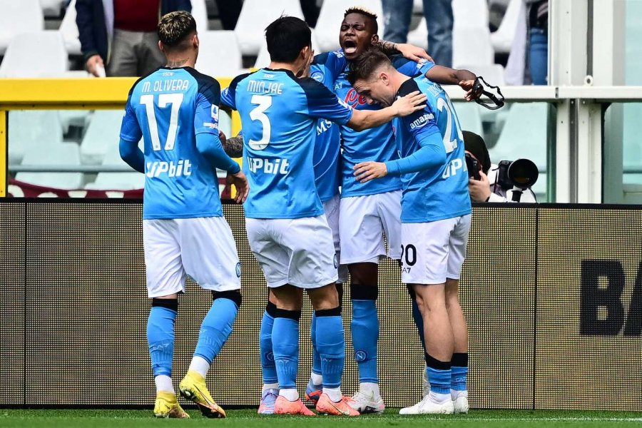 Napoli i pandalshëm, vazhdon marshimin drejt titullit në Serie A