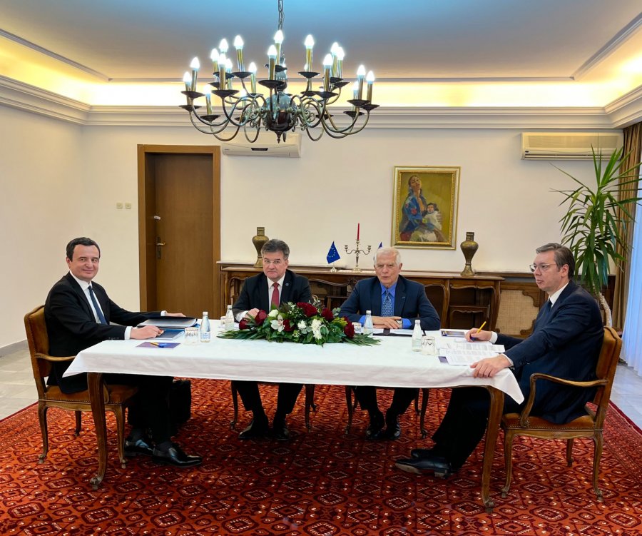 Shembulli i rrallë i ‘Marrëveshjes së Ohrit’, shpresë që të frymëzojë  Serbinë dhe Kosovën