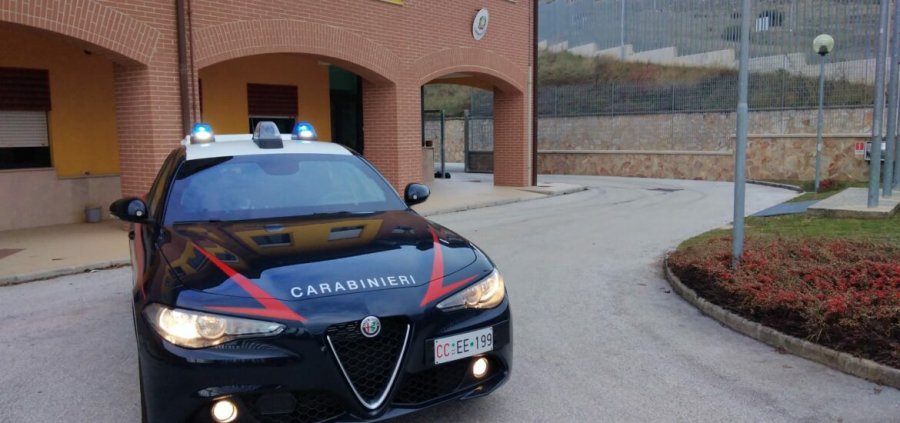 Itali, shqiptari i arrestuar në Agnone rezulton në kërkim për tentativë vrasjeje