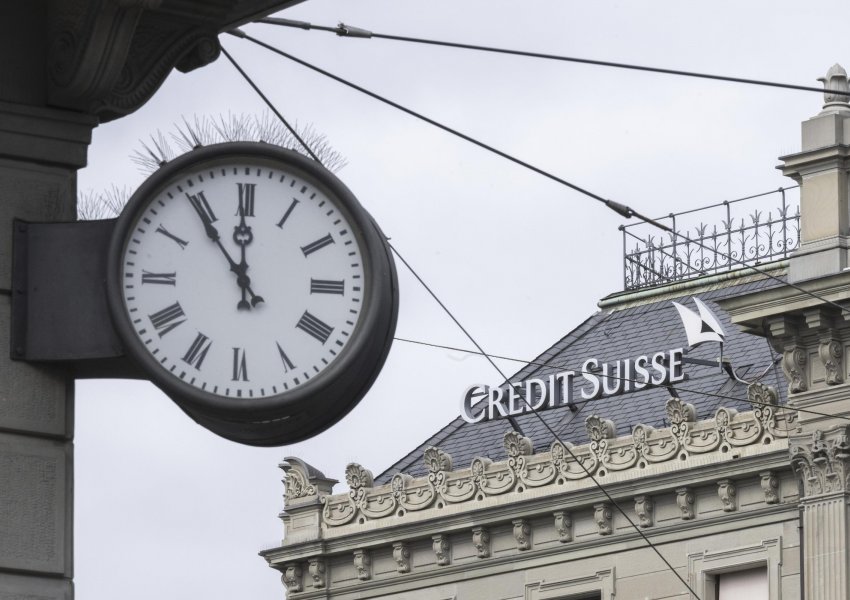 Problemet e bankës Credit Suisse që nga spiunimi, te pastrimi i parave e deri tek shitja 