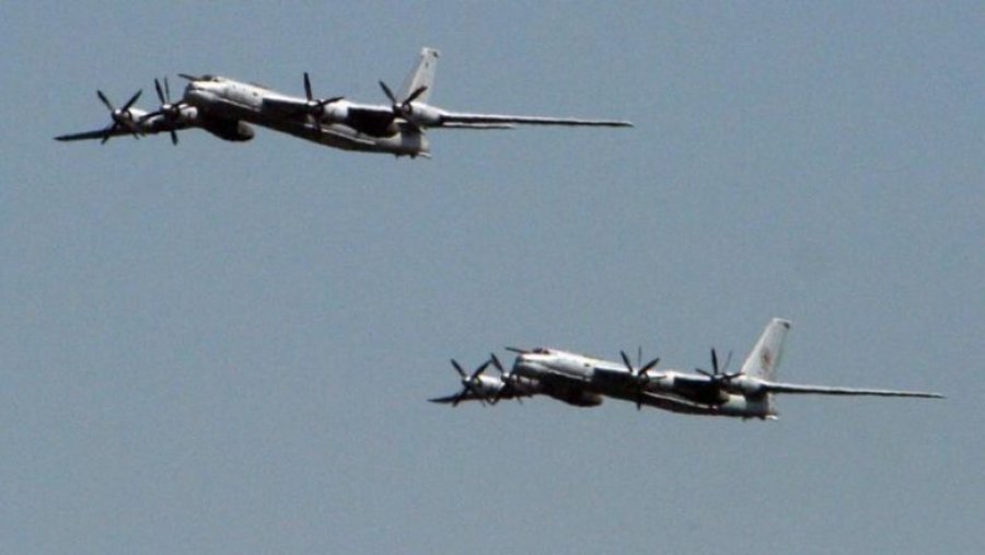 Bombarduesit rusë të aftë të mbajnë armë bërthamore fluturuan afër Japonisë për më shumë se shtatë orë
