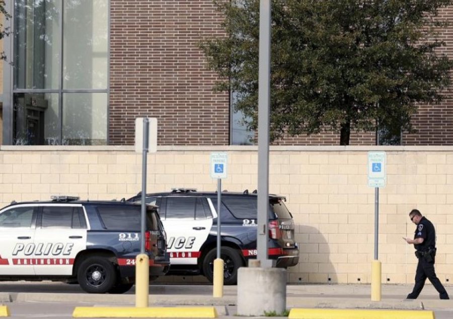 Të shtëna me armë në një shkollë në Texas, raportohet për viktima