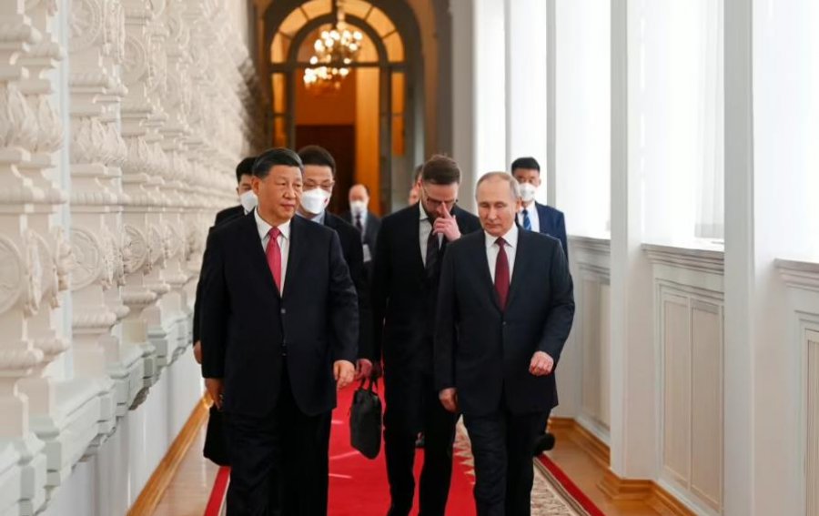 VOA/ Si po përfiton Kina nga sanksionet ndaj Rusisë?