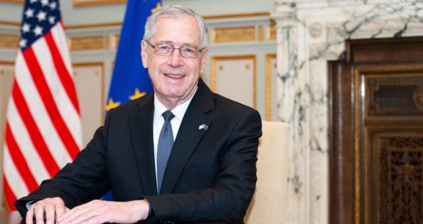 Ambasadori amerikan në BE: Kosova ta zbatojë propozimin evropian
