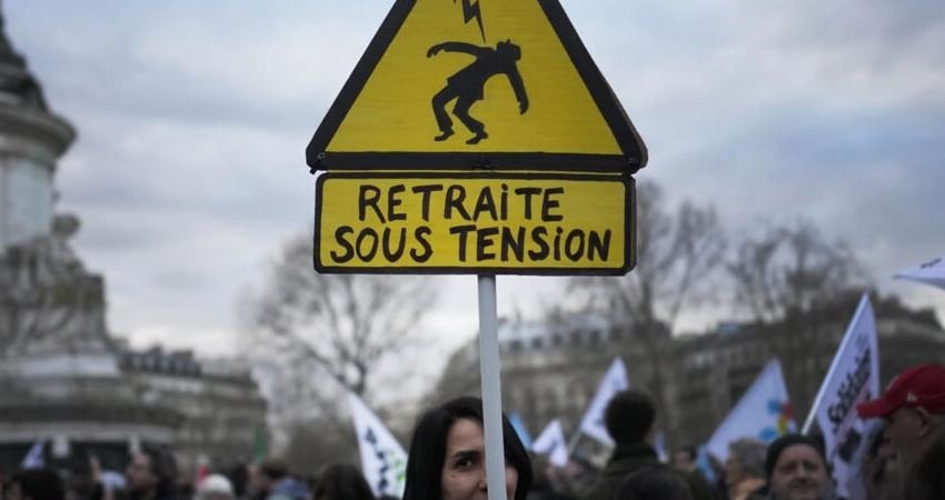 Protesta masive në Francë pasi Macron premtoi të ecë para me reformën pensionale