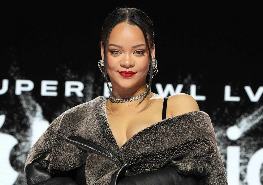 Të çmendur pas saj! Rihanna merr propozimin për martesë…nga një fans i flaktë