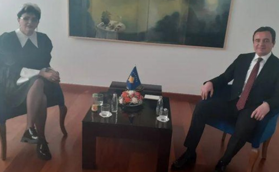 'Me mikun tim' – politikanja serbe shpërndan foto nga takimi me Kurtin