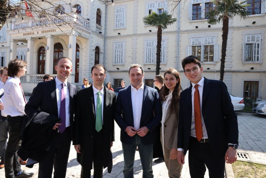 Të rinjtë e PPP takojnë kryebashkiakun e Shkodrës, Bardh Spahinë: Fitore më 14 Maj! 