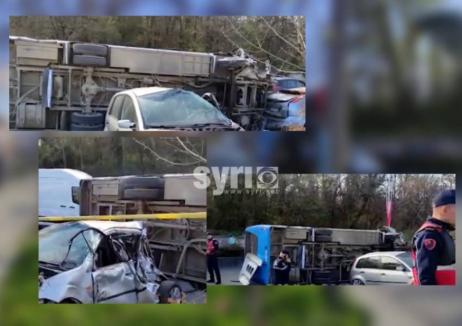 FOTO/ Përmbyset në rrugë autobusi në Tiranë, raportohen 3 të plagosur