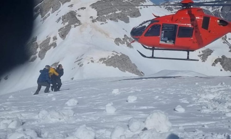 Shpëtimi i 4 alpinistëve serbë në Malin e Jezercës, gazeta ‘Blic’: U angazhuan mbi 50 policë shqiptarë