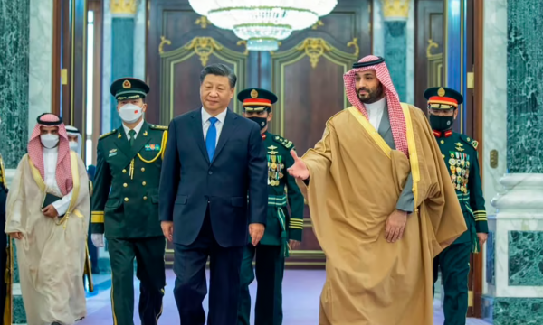 Xi mbështet bisedimet e planifikuara mes Arabisë Saudite dhe Iranit 
