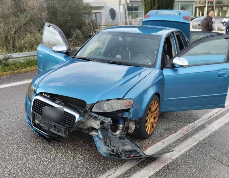 FOTO/ Po i iknin policisë, përplaset ‘Audi’ i mbushur me drogë