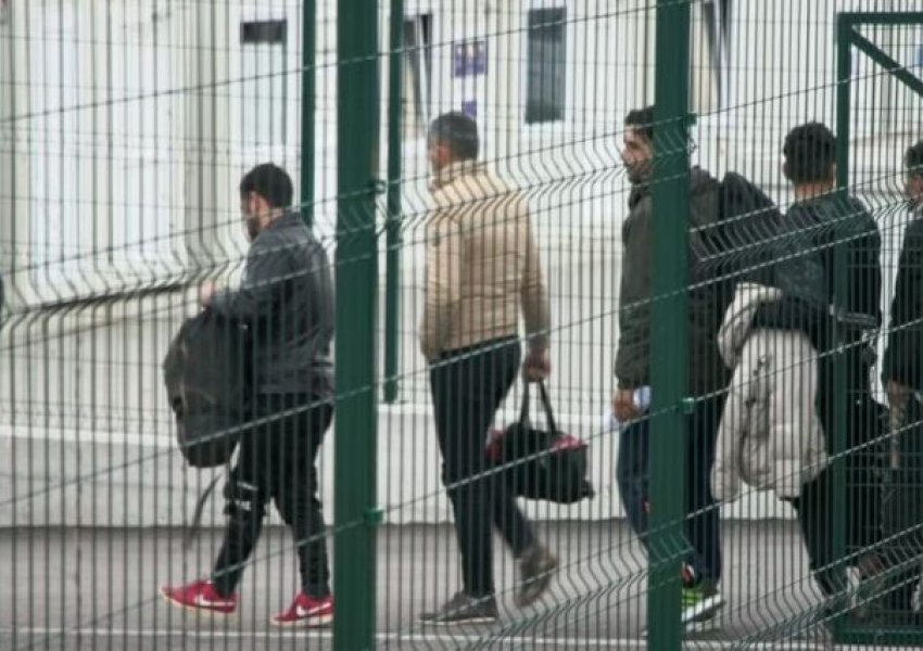 Kriza e emigrantëve, Kroacia deporton rreth 100 persona në Bosnje