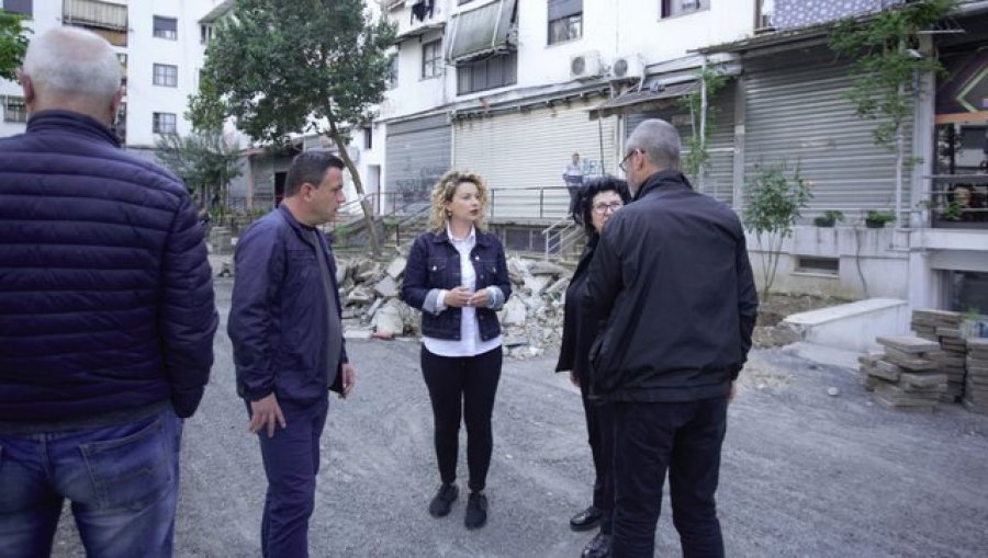 Bashkia Tiranë betonizon sheshet e pallateve, tek '5 Maji' banorëve u prish lulishten