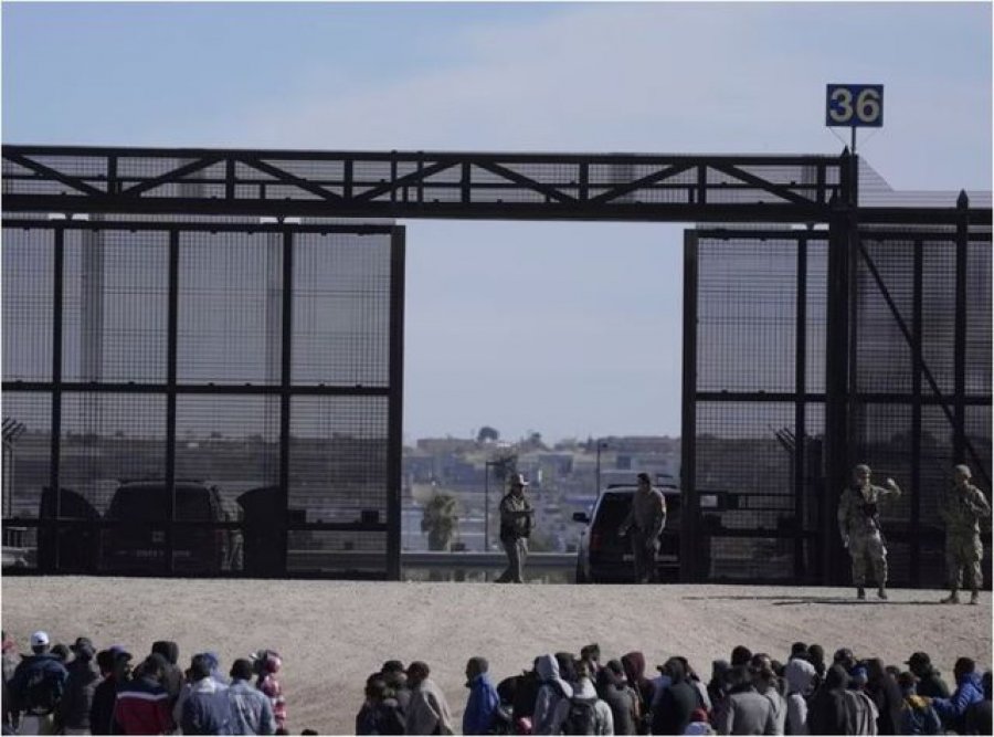 Kriza e emigrantëve, SHBA dislokon 1500 ushtarë në kufi