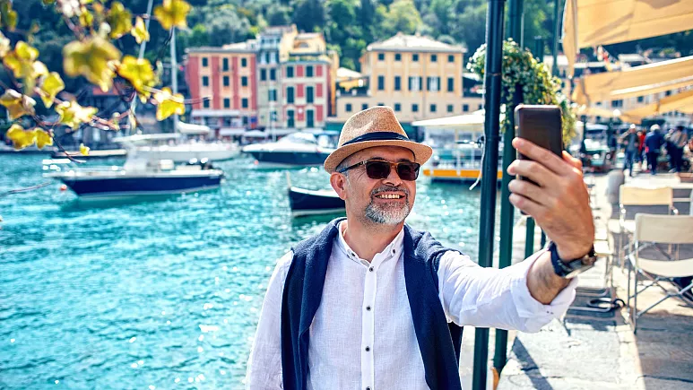Qyteza italiane po lodhet nga turistët, vizitorët mund të gjobiten 270 euro për selfie