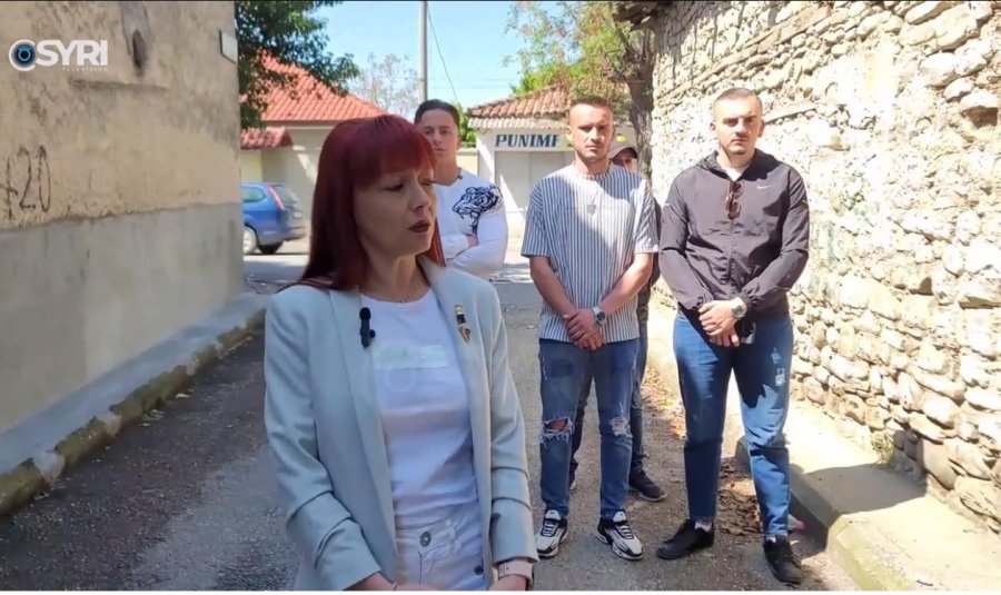 VIDEO-SYRI TV/ PD Elbasan denoncon banesën pas ankesës së banorëve: E përdorin narkomanët